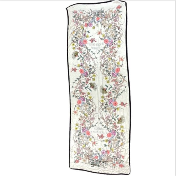 Gucci Silk Scarf "Blooming In Your Garden" Rectangular Scarf Item #143X - Picture 3 of 15